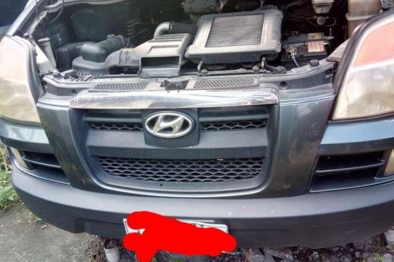 Rush sale HYUNDAI STAREX 2004 matic diesel Well maintained