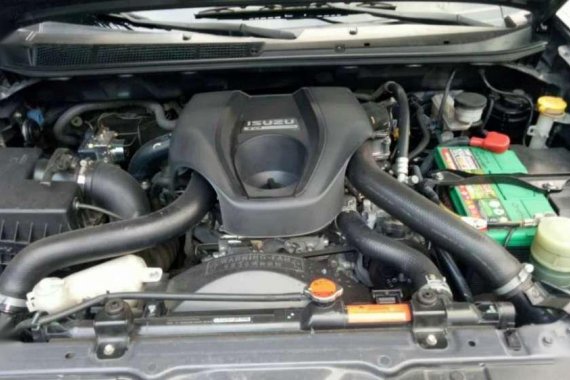 Isuzu Mux LS-A 4x2 3.0 diesel manual 2016 push start