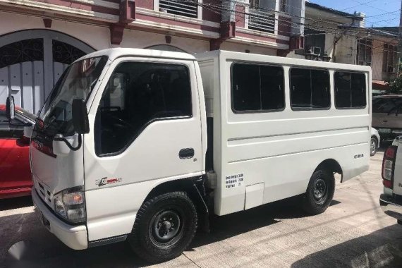 2011 Isuzu Elf nhr LOCAL unit Diesel engine