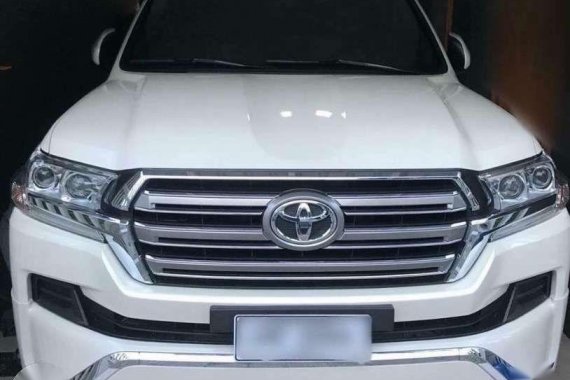 Toyota Land Cruiser LC200 VX DUBAI V8 AT 2017 