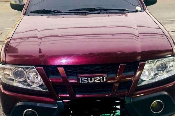 Isuzu Crosswind xt 2012 Lady driven