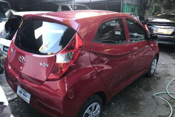 Rush sale  2016 Hyundai Eon red 268,000 only