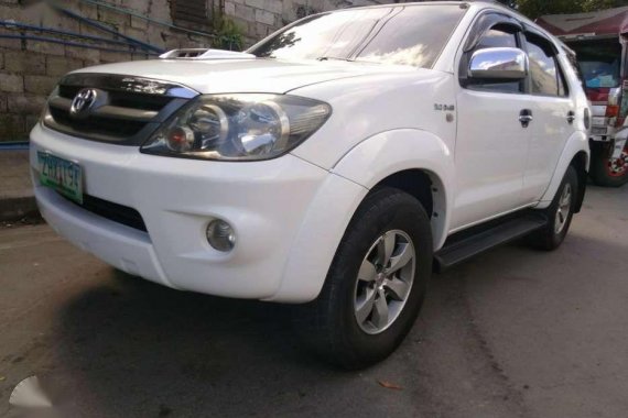 Toyota Fortuner V 4x4 automatic 2007 year model