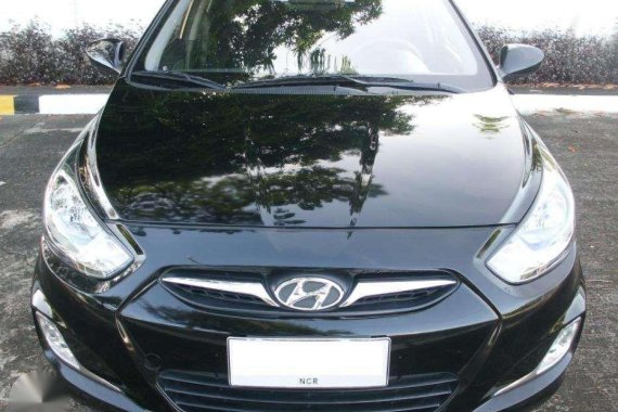 2012 Hyundai Accent (Super fresh like new)