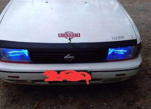 SELLING Nissan Sentra 2000