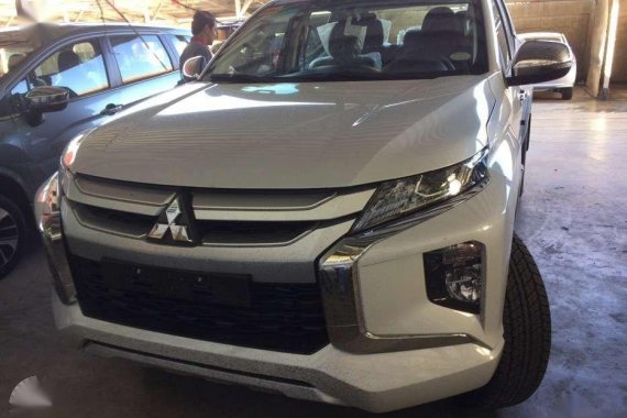 Mitsubishi Strada gls automatic diesel 2019