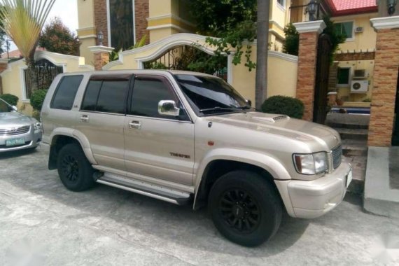 Isuzu Trooper skyroof 2003 FOR SALE