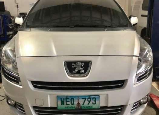 Peugeot 5008 2.0 turbo diesel 2015 model