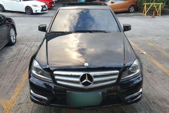 2012 Mercedes Benz C300 V6 Top of the line