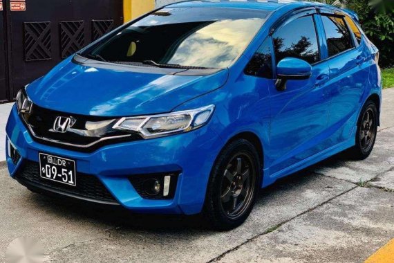 2015 HONDA JAZZ VX 1.5 gas super efficient
