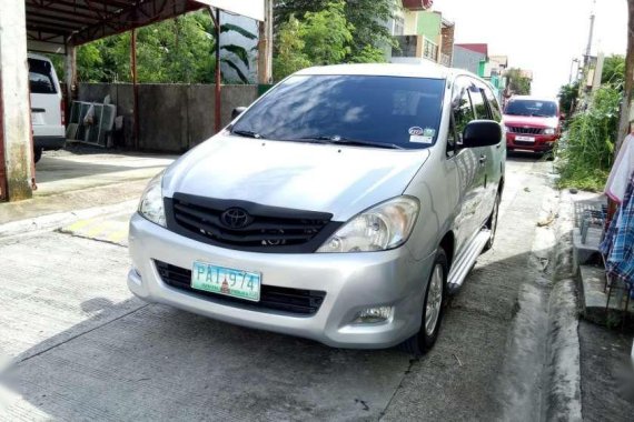 Selling Toyota Innova J 2010 model