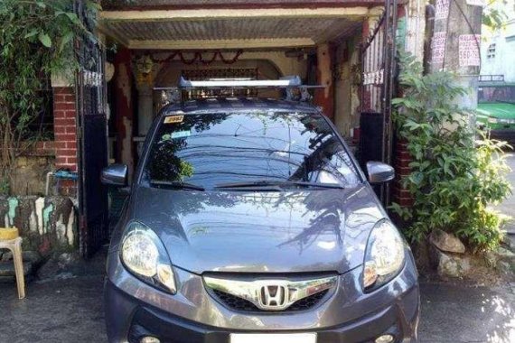 Selling 2015 Honda Brio V Navi Top of the line