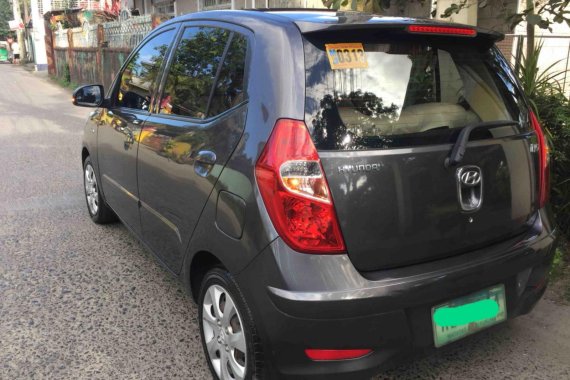 Preloved 2013 Hyundai i10 family car