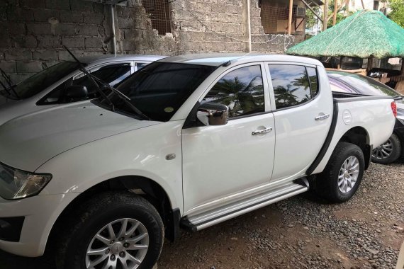 Mitsubishi Strada Manual Diesel 2012 FOR SALE