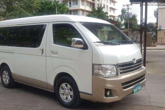 Toyota Hi-Ace Super Grandia 2012 automatic transmission