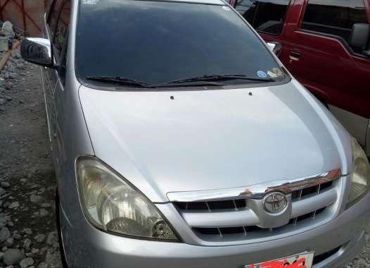 Selling Toyota Innova G 2005 MT 