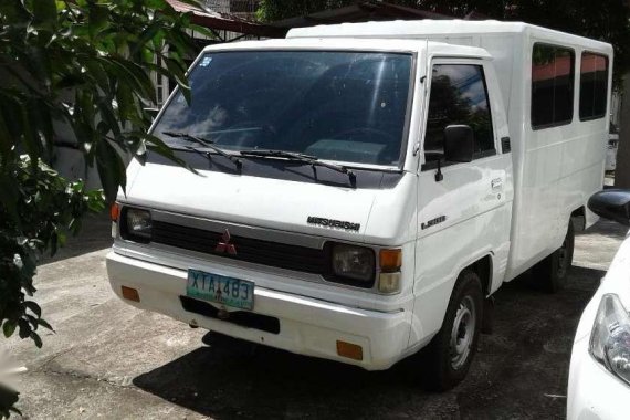 SELLING Mitsubishi L300 fb 2005