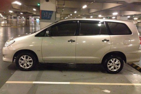 Toyota Innova E 2011 Matic Gas Matipid LowMaintenance