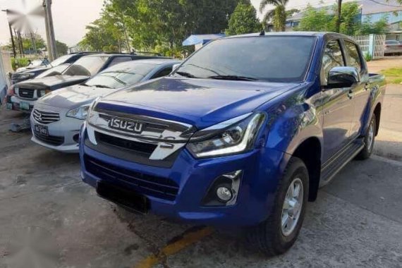 Selling Isuzu Dmax 2018 rz4e LS AT