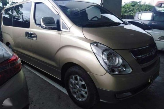 Selling Hyundai Starex gold 2012mdl automatic