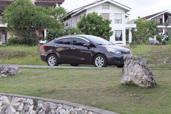 Automatic Kia Rio 2013 model Top of the line