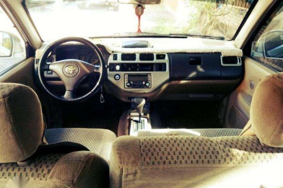 SELLING Toyota Revo 2003