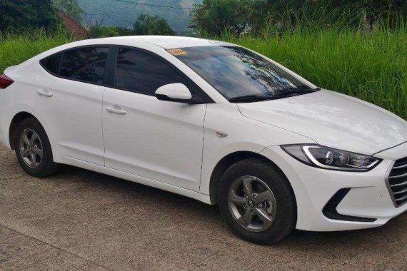 2018 Hyundai Elantra GL 1.6L M/T  CASA MAINTAINED 