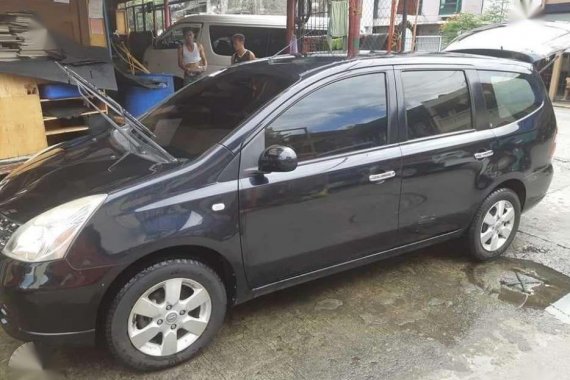 Selling Nissan Grand Livina 2011