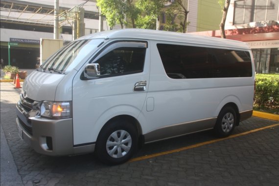 2016 Toyota Hiace Grandia GL AT for sale