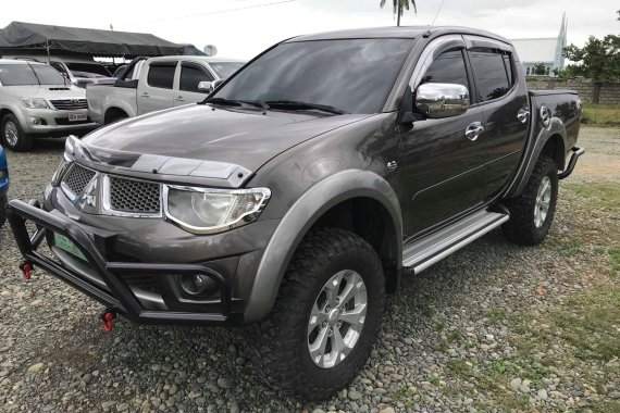 Mitsubishi Strada Manual 4x4 2013 for sale