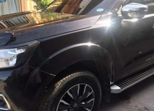 SELLING NISSAN Navara calibre 2016