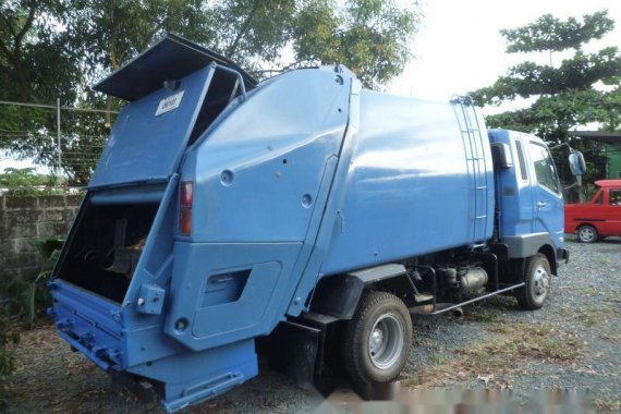 1998 Mitsubishi Fuso Recon Fighter 4 tons Garbage Compactor 6M61