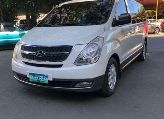 2010 HYUNDAI Starex gold a/t FOR SALE