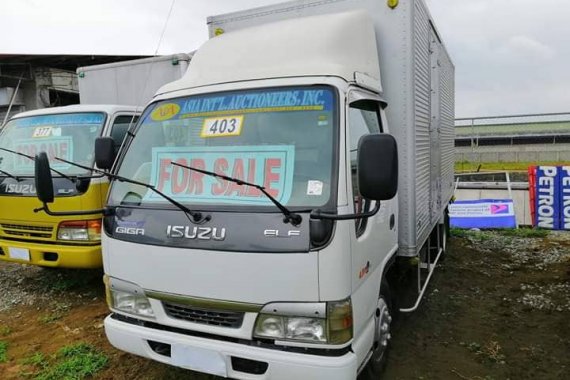 2016 Isuzu 4hl1 14ft NkR Closed Van Elf for sale