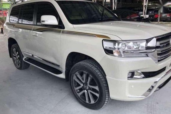 Brandnew 2018 TOYOTA Land Cruiser Dubai Version