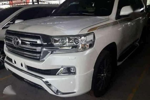 Brandnew 2018 TOYOTA Land Cruiser Dubai Version