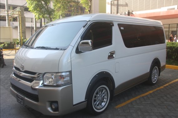 2017 Toyota Hiace GL Grandia AT Diesel