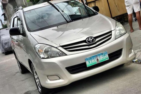 Toyota Innova E 2011 for sale