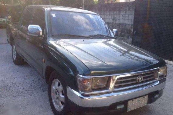 Toyota Hilux 2000 SR5 for sale