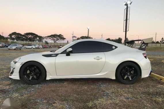 Toyota 86 2013 Pearl White for sale