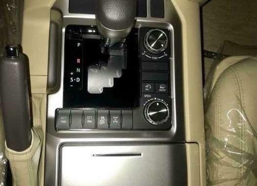 Toyota Land Cruiser LC200 VX 2017 for sale