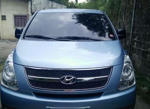 Hyundai Grand Starex gold 2011 for sale 