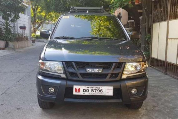 2017 Isuzu Crosswind xt black series