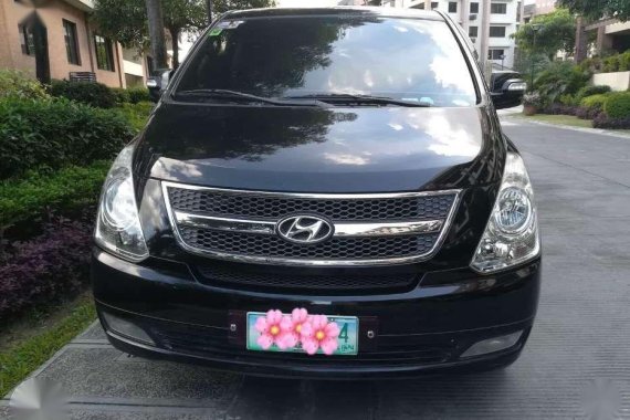 SELLING HYUNDAI Starex Premium 2012