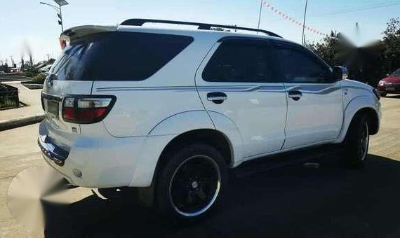 SELLING TOYOTA Fortuner 2010