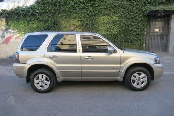 2008 FORD ESCAPE XLS - 260k nego upon viewing . nothing to FIX