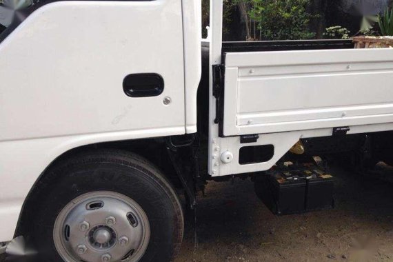 SELLING Isuzu Elf truck double tire