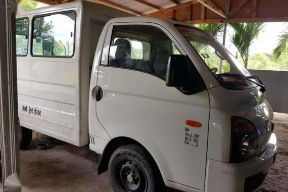 2016 model Hyundai H100 shuttle van FOR SALE