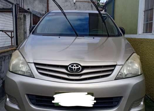 2011 Toyota Innova E for sale 