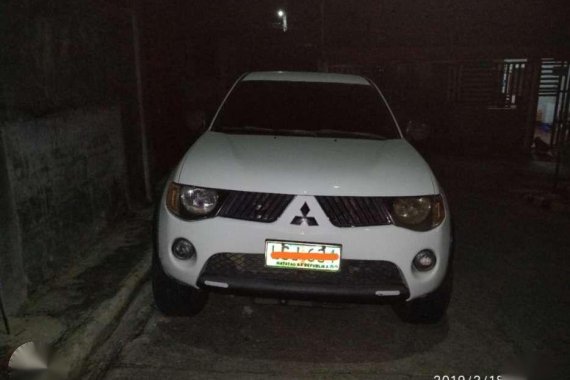 Mitsubishi Strada 4x4 Automatic 2009 for sale